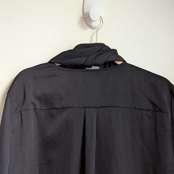 CHICO'S Black Satin Feminine Chic Classic Shawl Long Sleeves Blouse Size 3 / XL - Picture 3 of 12